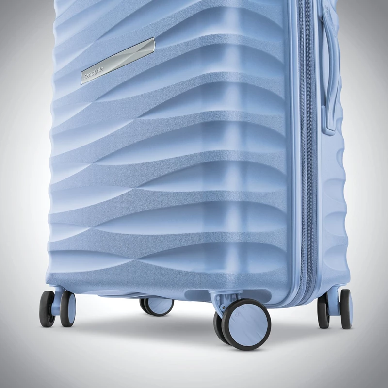 Samsonite Voltage DLX Carry-On Spinner Fits 22